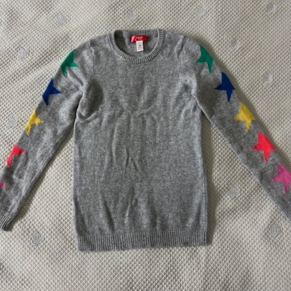 Aqua Girls Cashmere Crewneck long sleeve Sweater, Grey with Stars, Size S - Picture 2 of 4